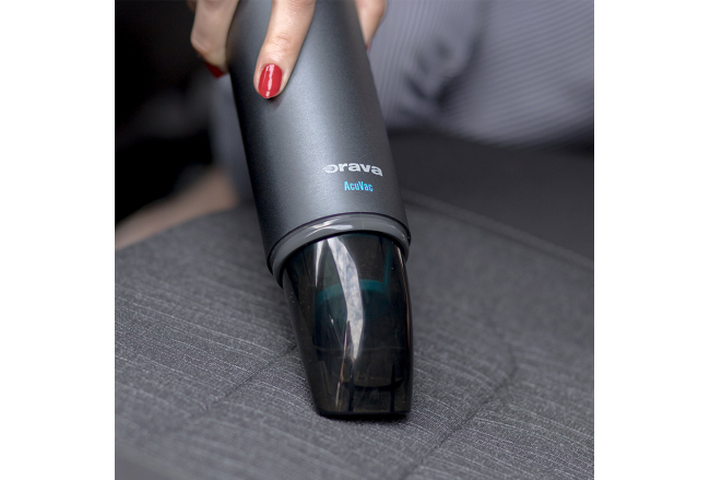 Portable cordless vacuum cleaner